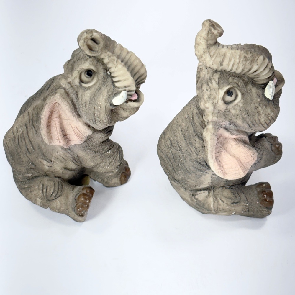 Vintage‎ 2000 Ceramic World Polyresin Elephants 3.5" Tall Set of 2